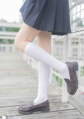 欧美性奶奶_短视频完整无删减版