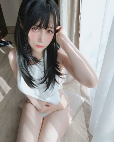 欧美服装一件代发_HD全集在线观看