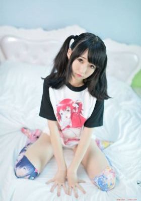 欧美明星短靴街拍图片_高清手机在线观看